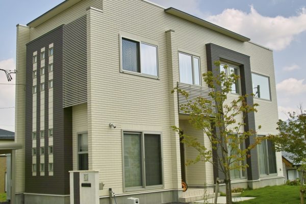 外壁タイルって落下しないの？メンテナンスやその費用は？