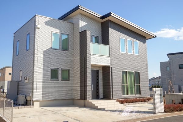 組み合わせ無限！2色の外壁塗装で戸建てをもっとオシャレに